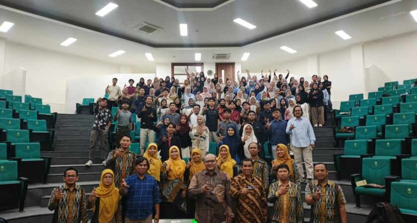 Physics Guest Lecture UIN Walisongo Semarang: Memperluas Wawasan Quantum-Based Modelling dari 3D hingga 0D Materials.